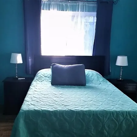 Bailey'S Bed And Breakfast Runaway Bay Exterior photo